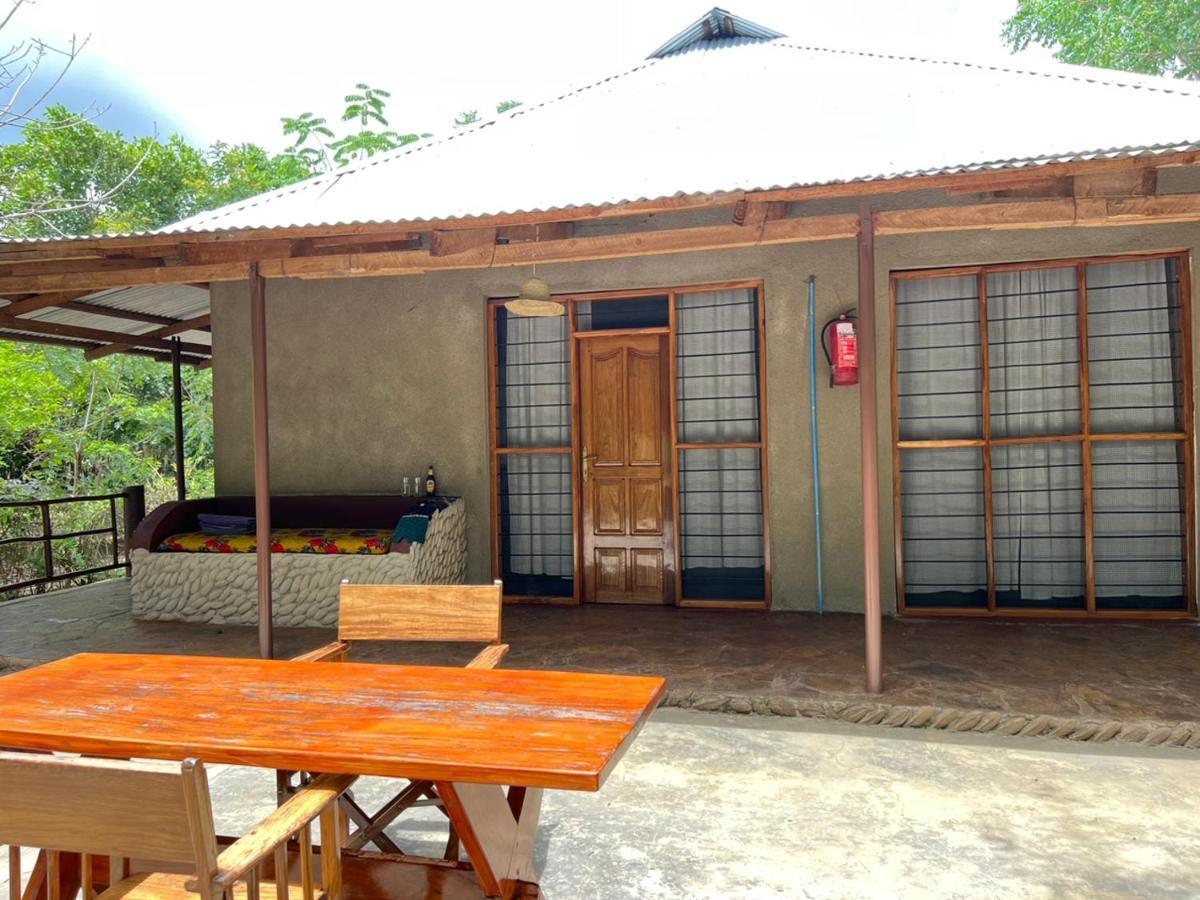 Camp Bastian Mikumi Villa Ngoại thất bức ảnh